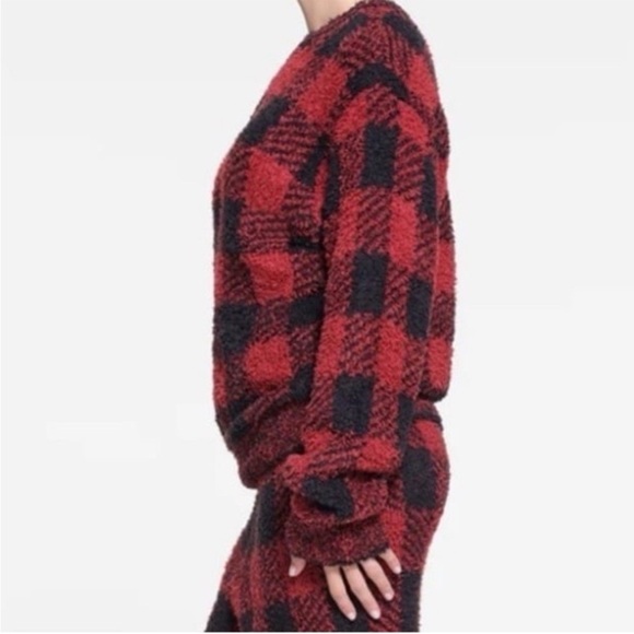 Skims Cozy Knit Buffalo Plaid Crewneck Pullover - Picture 2 of 13
